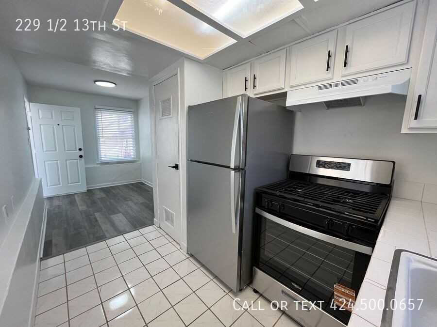 229 1/2 13th St - Photo 2 of 17