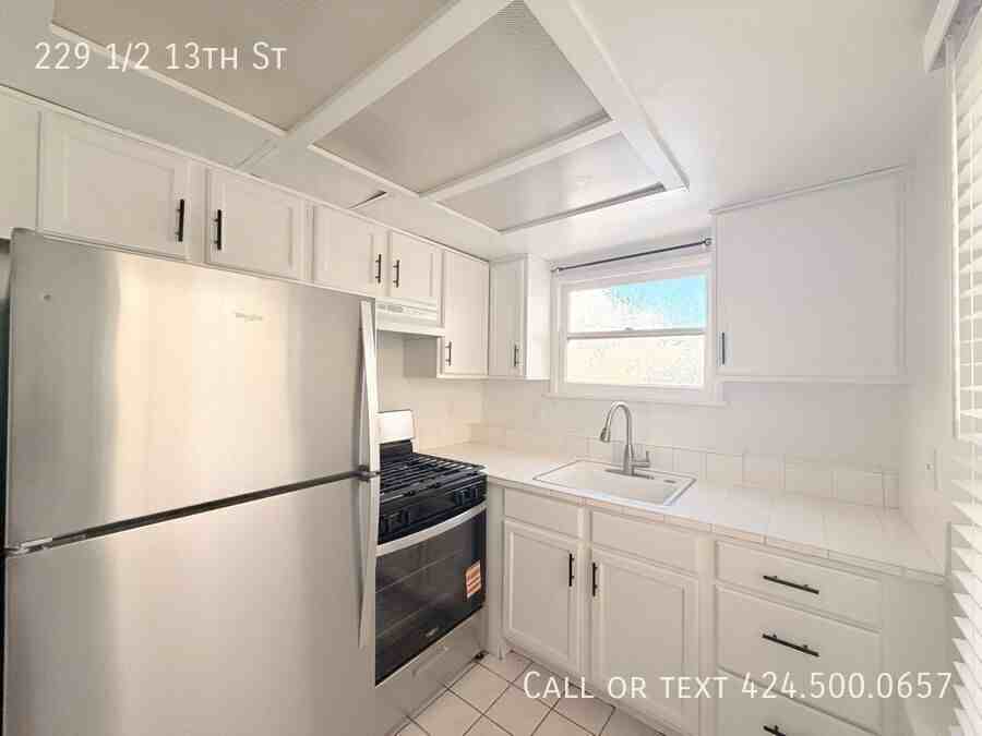 229 1/2 13th St - Photo 3 of 17