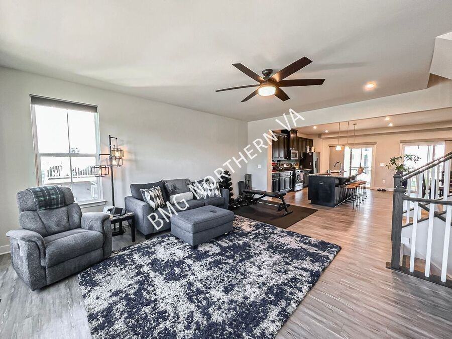 7731 Blackburn Ridge Dr - Photo 5 of 35