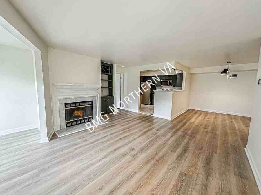 12005 Ridge Knoll Dr #10 - Photo 4 of 42