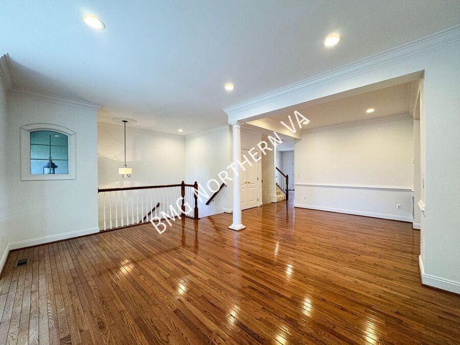 3091 Mckinnon Way - Photo 5 of 37