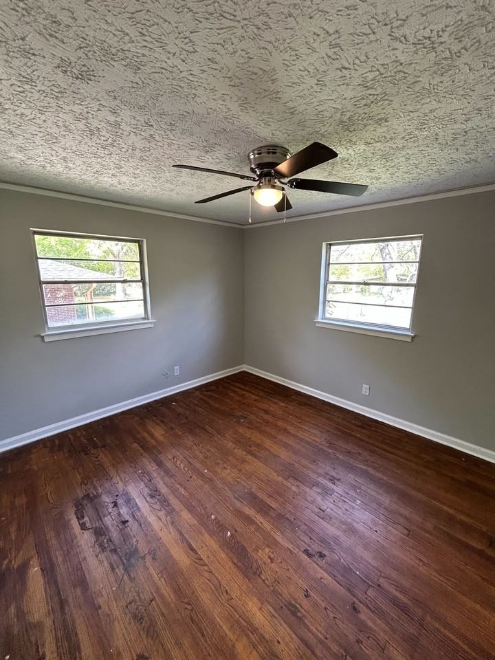 1388 Adrian Ln - Photo 7 of 14