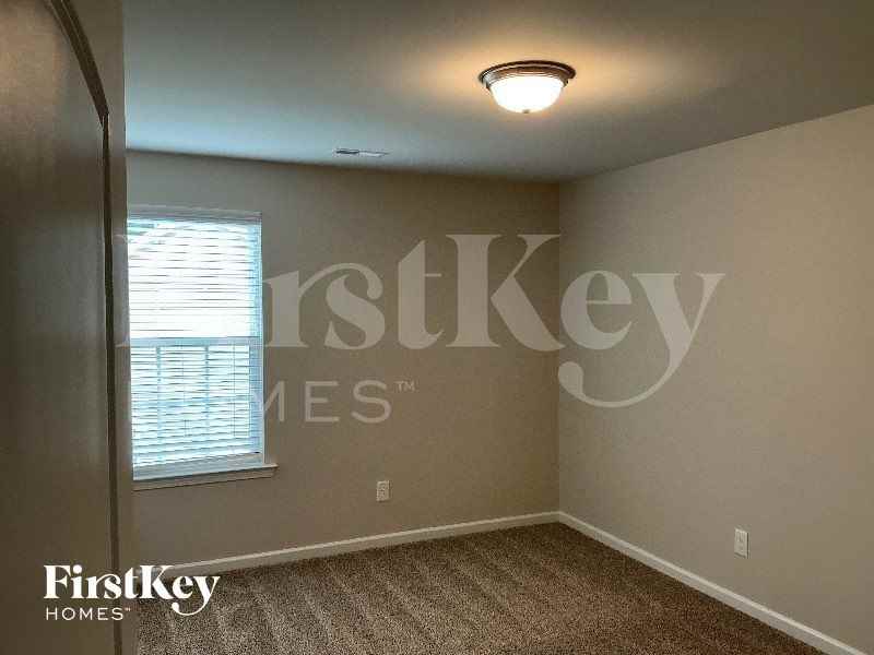 293 Moonstone Ct - Photo 5 of 10