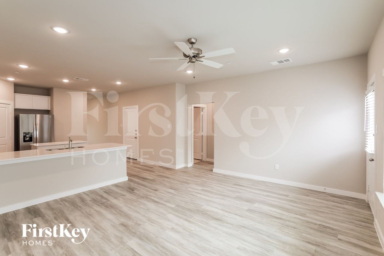 319 Niki Dr - Photo 5 of 19