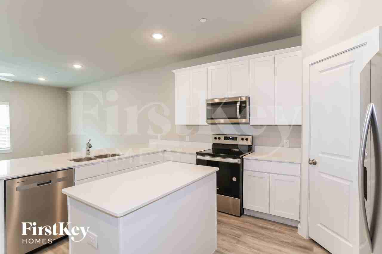 319 Niki Dr - Photo 6 of 19