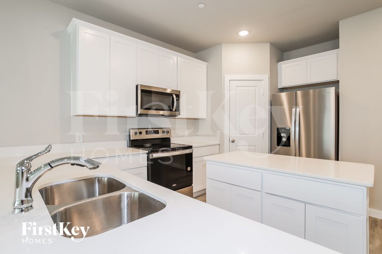 319 Niki Dr - Photo 7 of 19