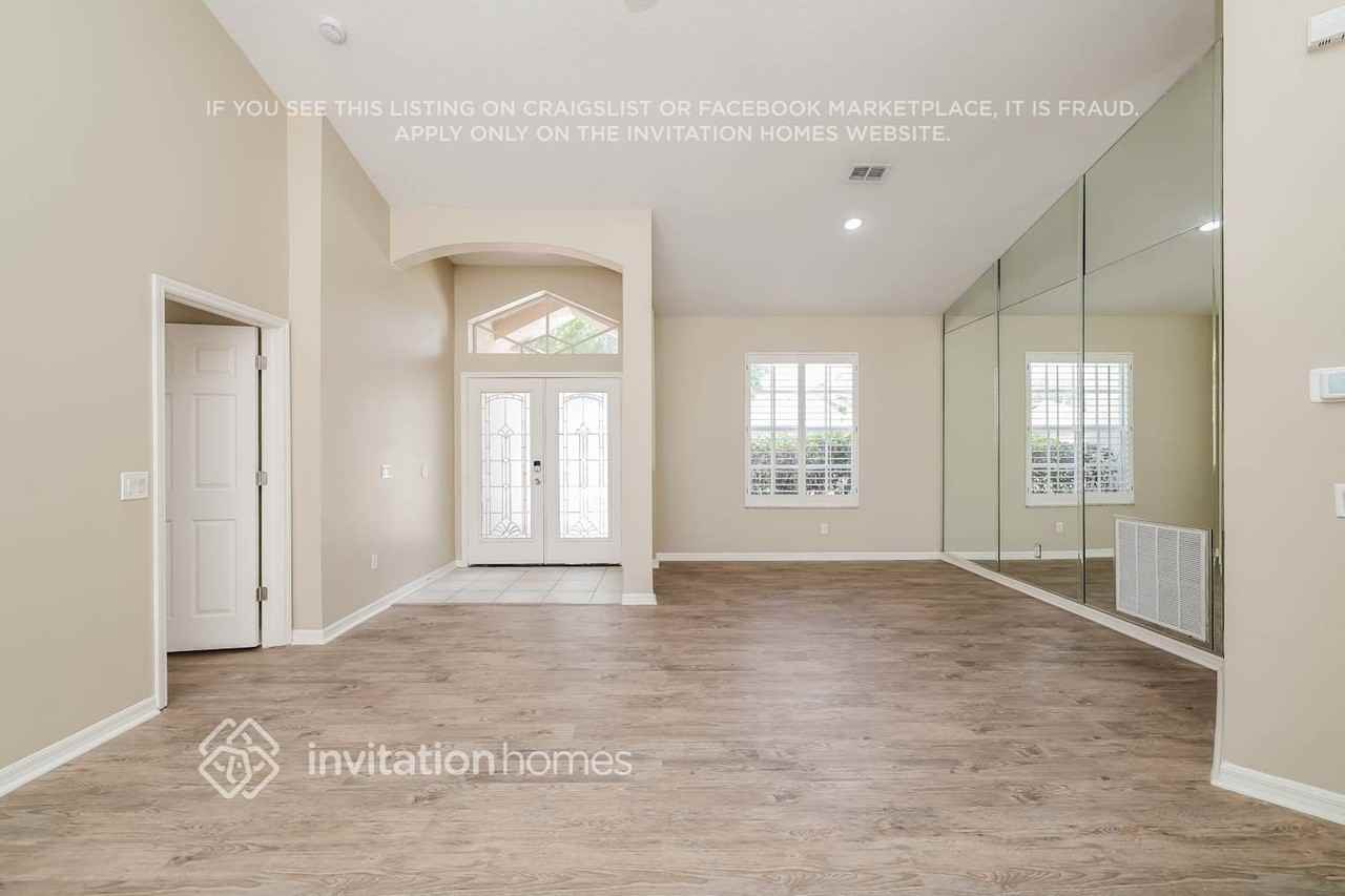 4639 River Overlook Dr - Photo 3 of 17