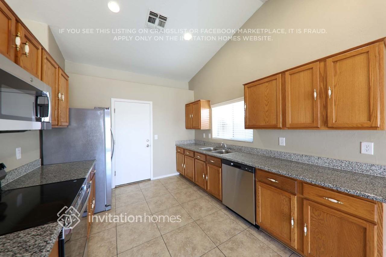8934 W Encanto Blvd - Photo 5 of 16