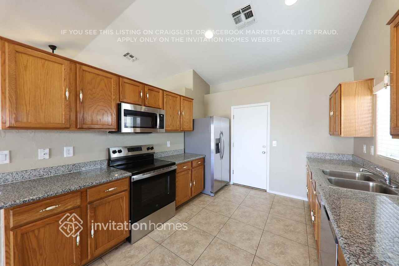 8934 W Encanto Blvd - Photo 6 of 16