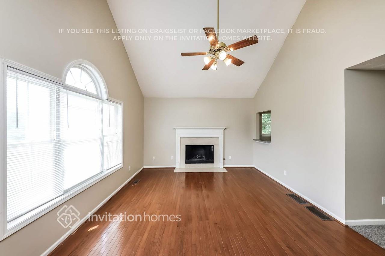 4050 Lions Gate - Photo 5 of 18