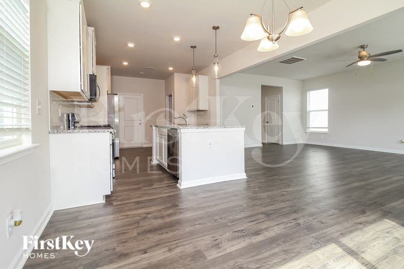 302 Ashborne Ln - Photo 4 of 15