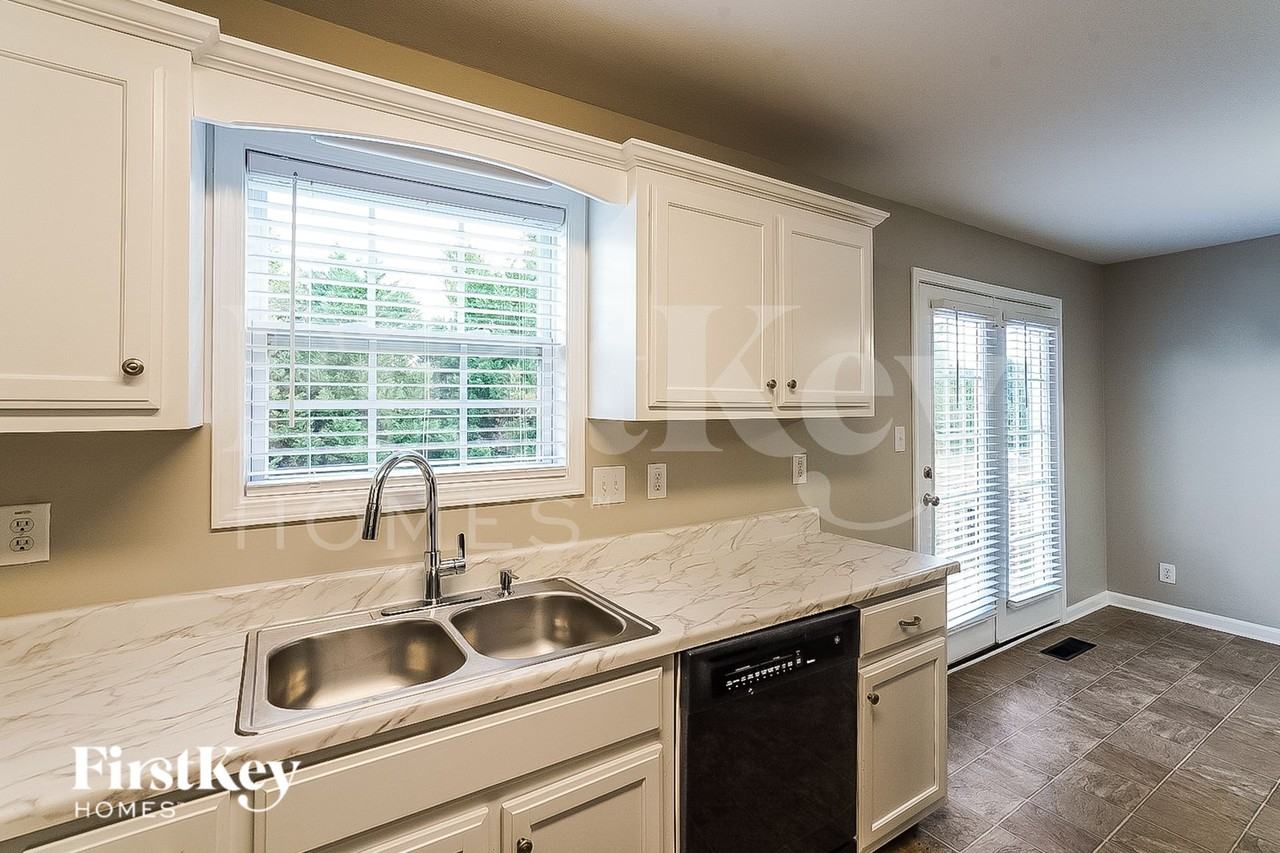 3745 Nadia Dr - Photo 6 of 18