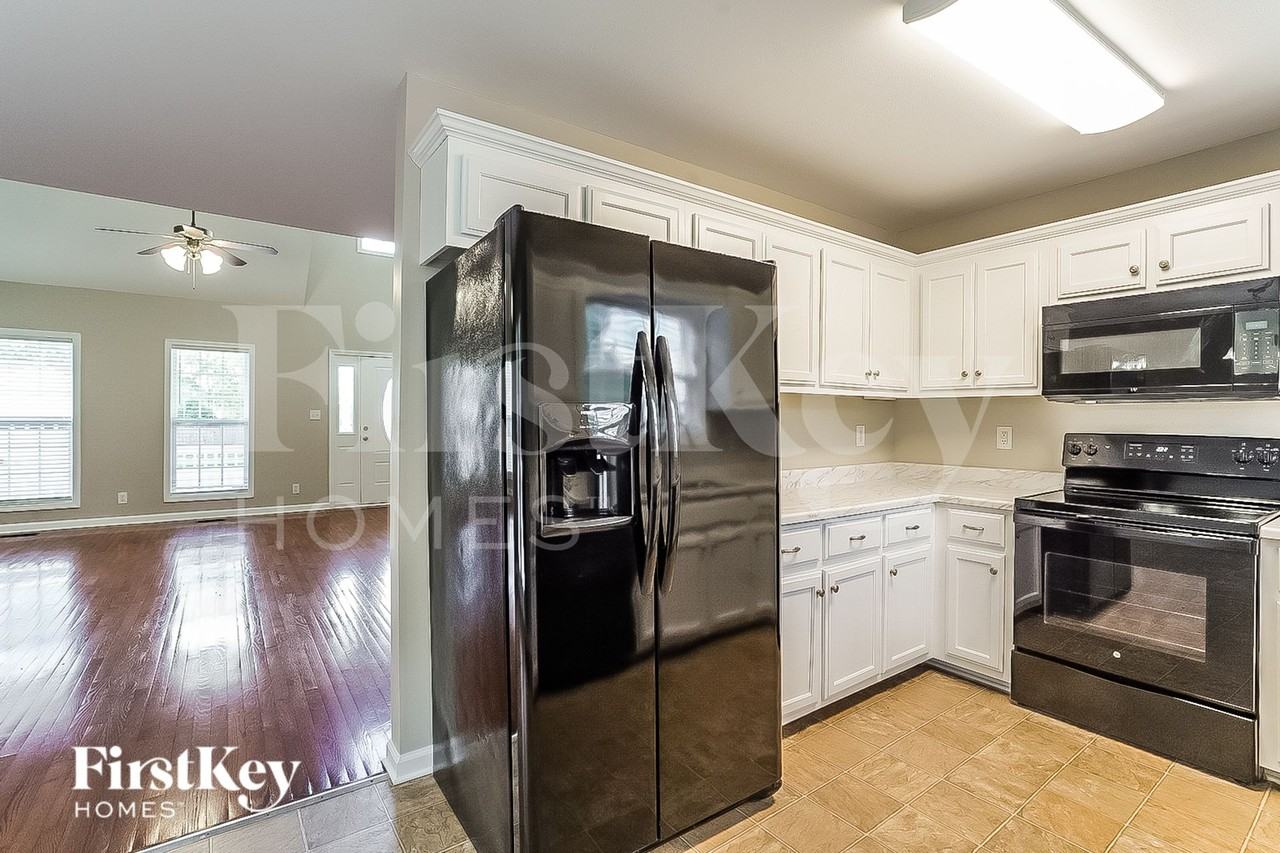 3745 Nadia Dr - Photo 7 of 18