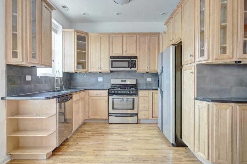 2328 W Augusta Blvd - Photo 5 of 10