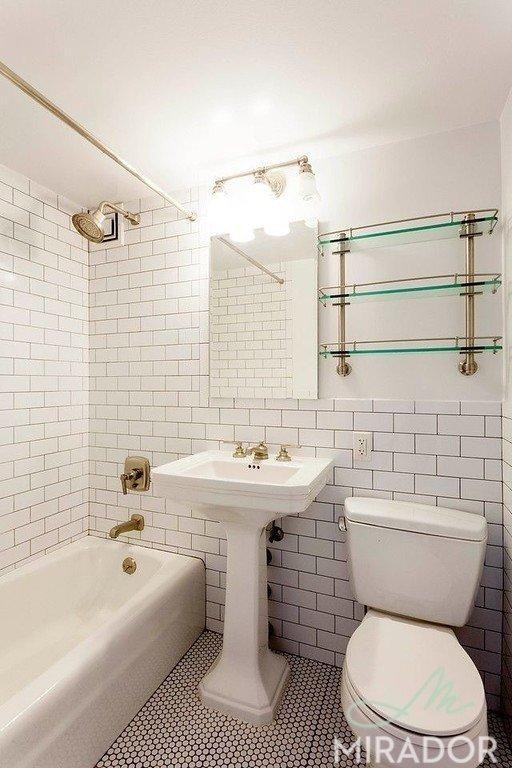 255 W 14th St - Photo 4 of 10