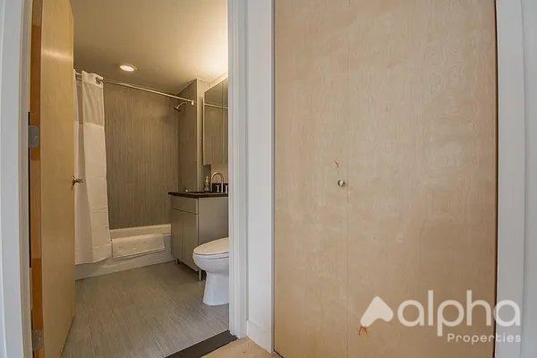 1595 Lexington Ave - Photo 6 of 10
