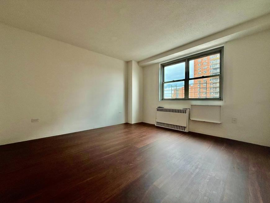 825 Boynton Ave - Photo 3 of 7