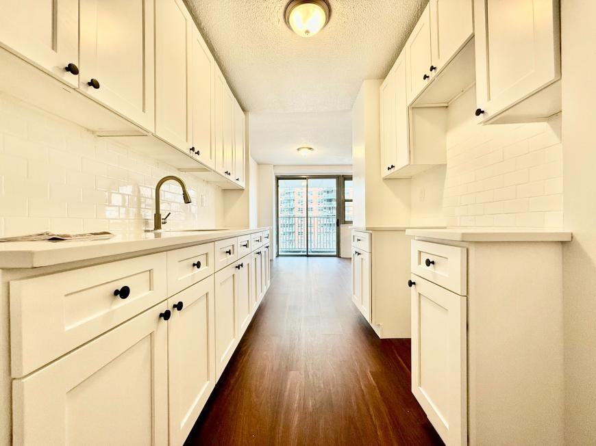 825 Boynton Ave - Photo 5 of 7
