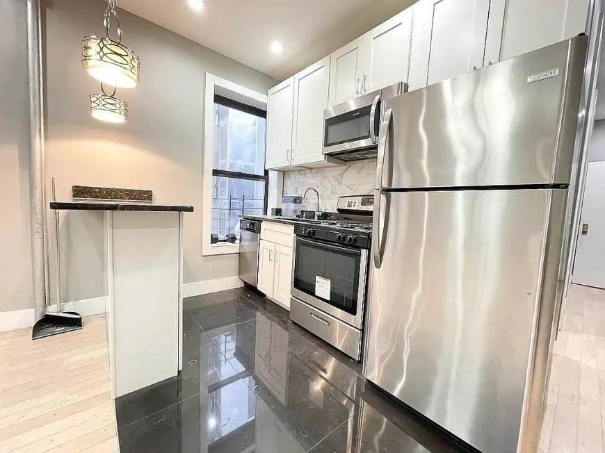 4308 Broadway