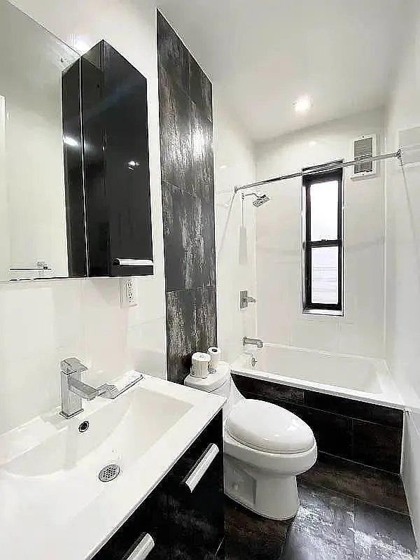 4308 Broadway - Photo 4 of 9
