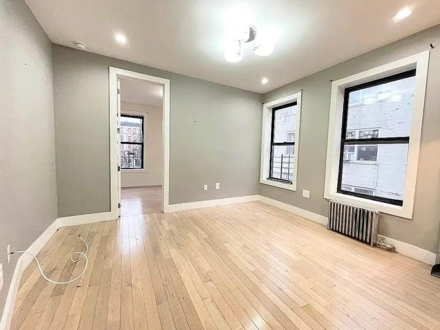 4308 Broadway - Photo 5 of 9