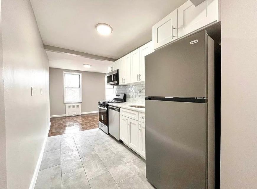 85 Mcclellan St - Photo 2 of 5