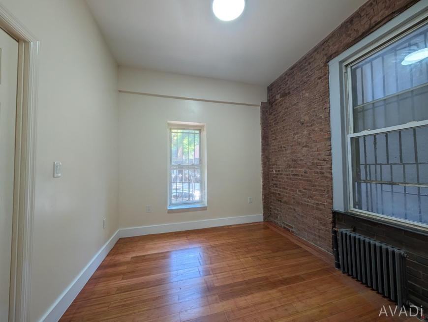 90 Howard Ave - Photo 6 of 7