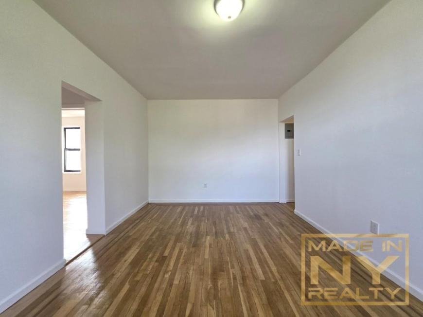 14444 Sanford Ave - Photo 5 of 10