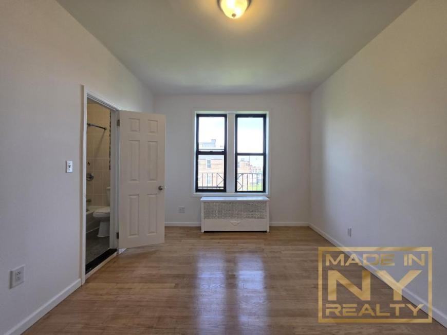 14444 Sanford Ave - Photo 7 of 10