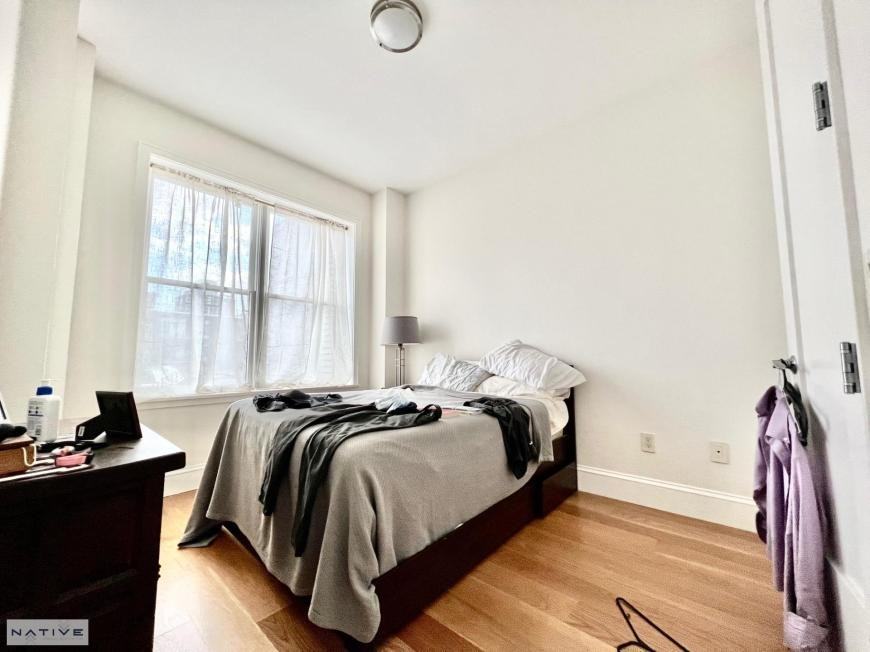 147 Green St - Photo 5 of 10