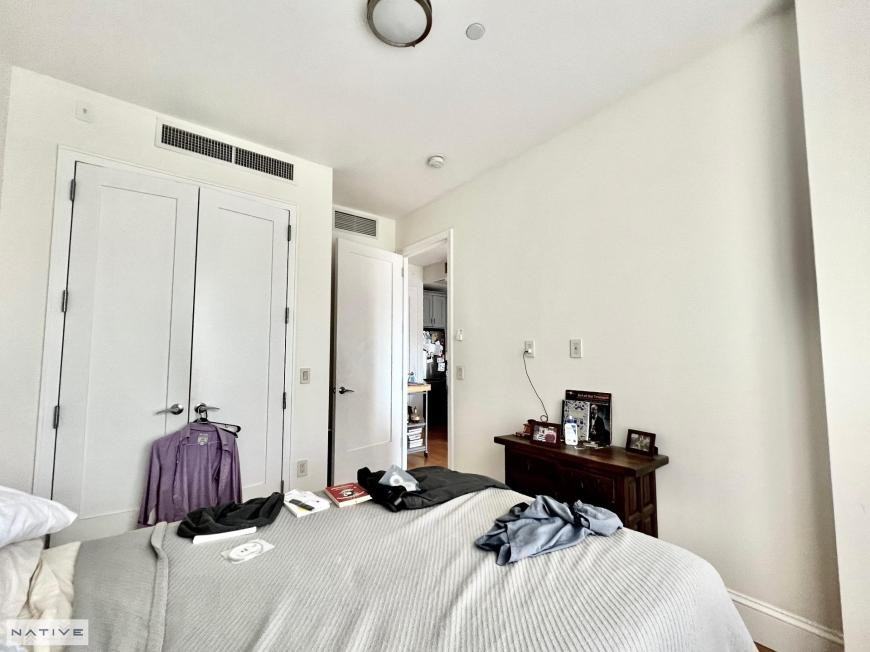 147 Green St - Photo 6 of 10