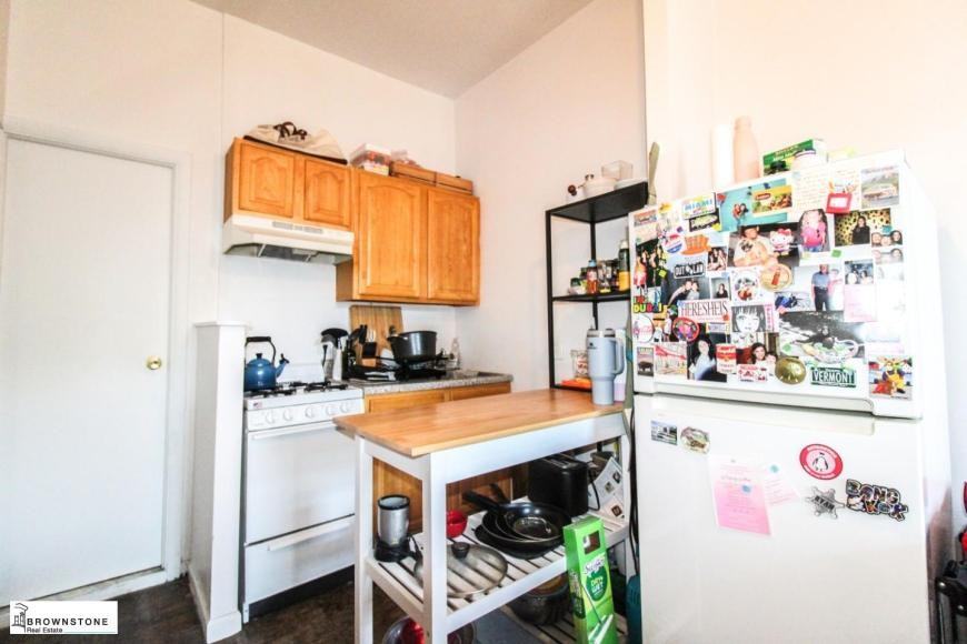 147 Amity St - Photo 2 of 5
