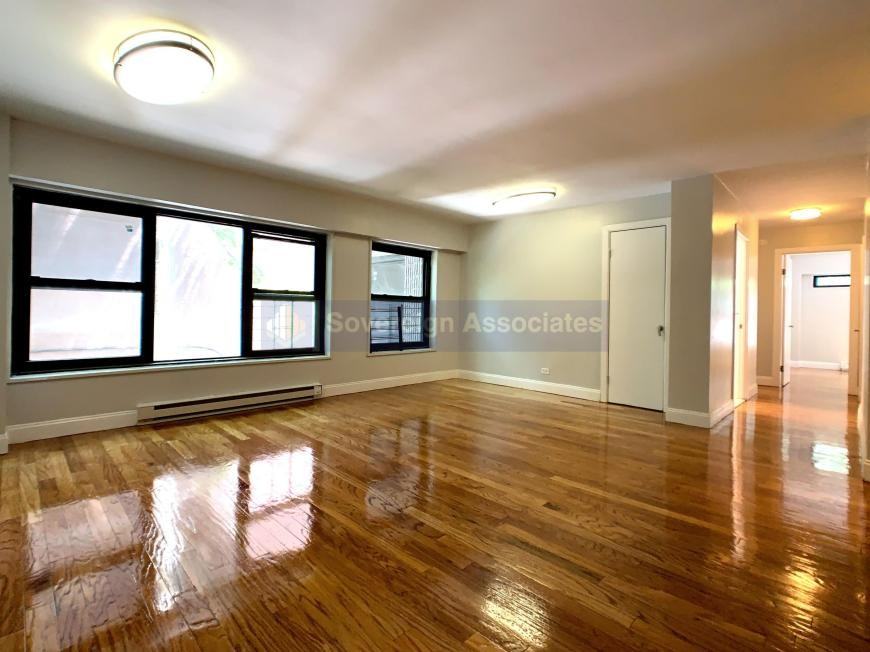 273 W 131st St