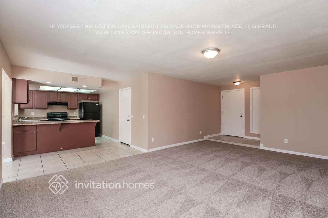 8925 W Meadowbrook Ave - Photo 6 of 21