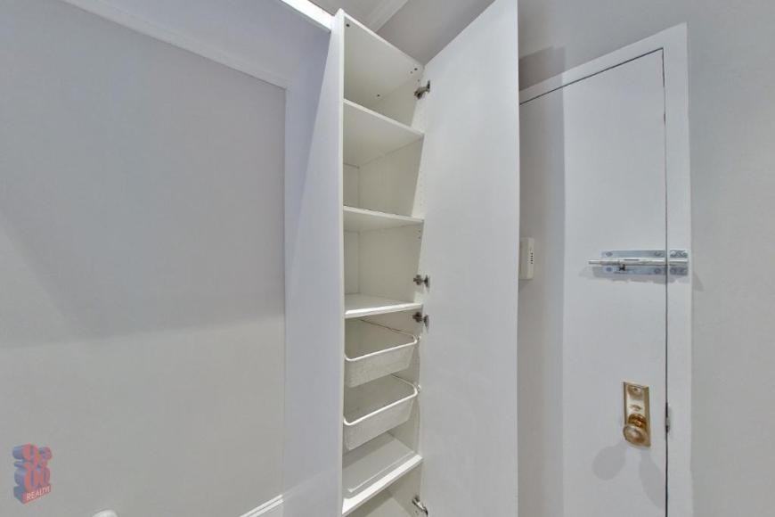 358 W 51st St - Photo 3 of 4