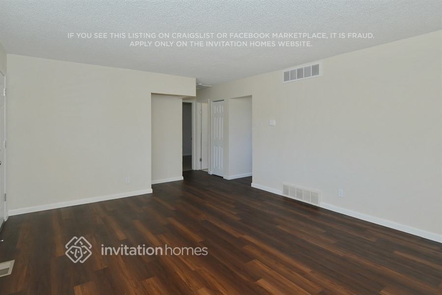 5524 Elkhart St - Photo 5 of 21
