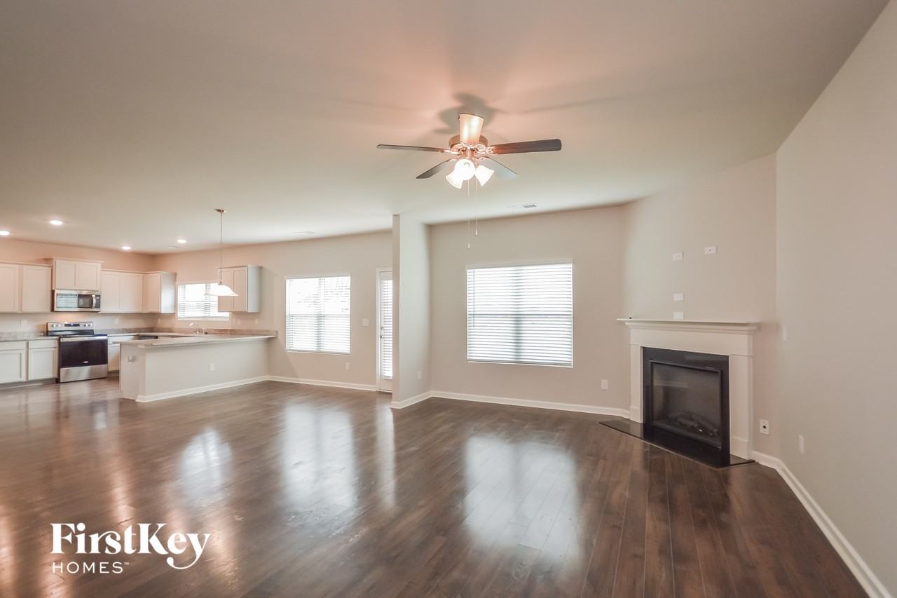 1226 Brookstone Cir - Photo 2 of 15