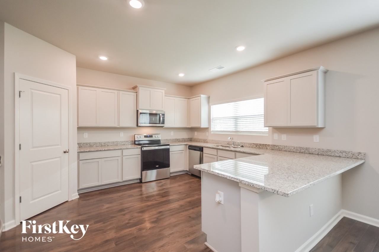 1226 Brookstone Cir - Photo 4 of 15