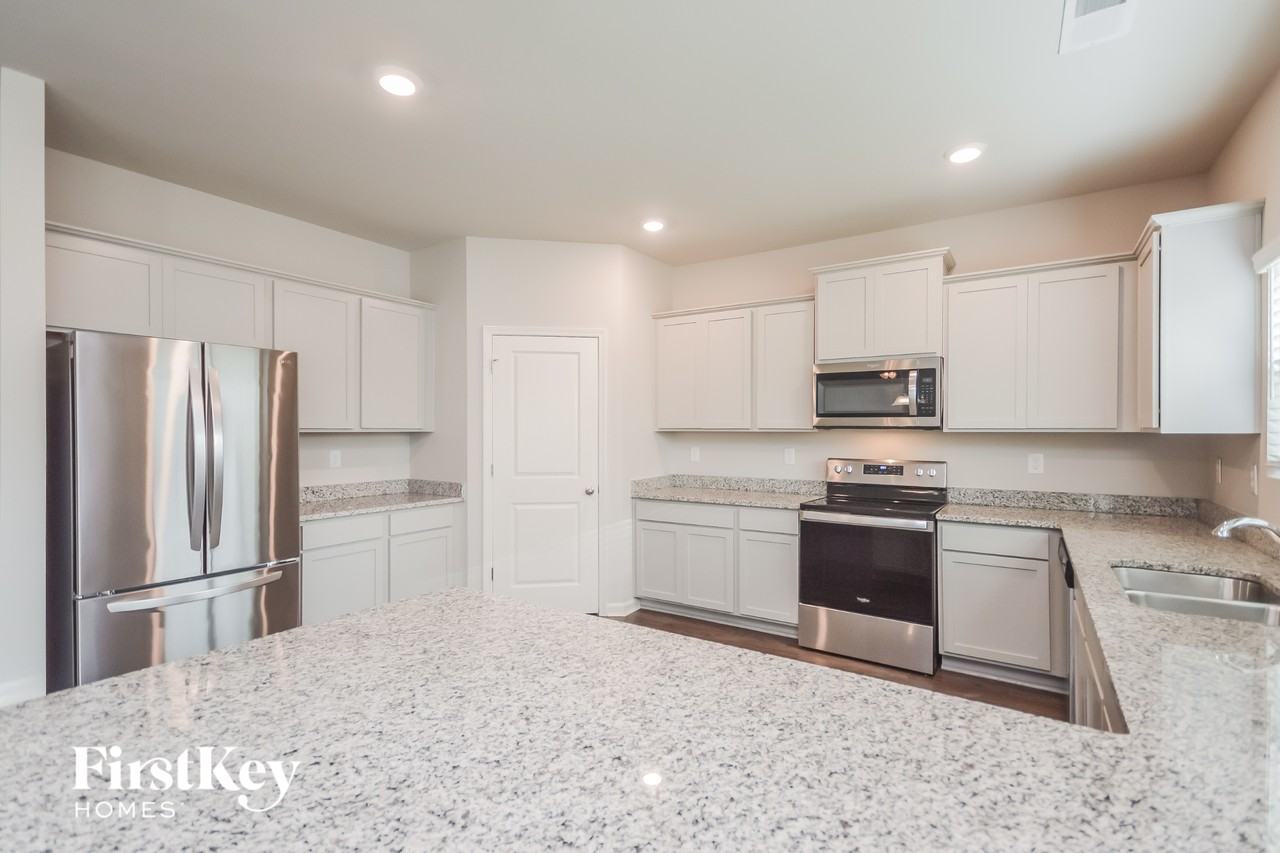 1226 Brookstone Cir - Photo 5 of 15