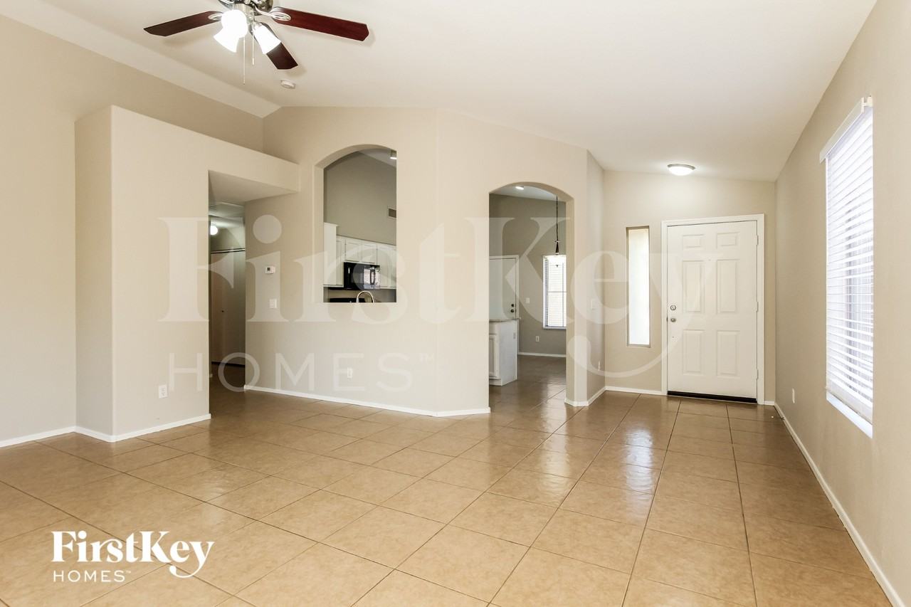 7225 W Blackhawk Dr - Photo 4 of 16
