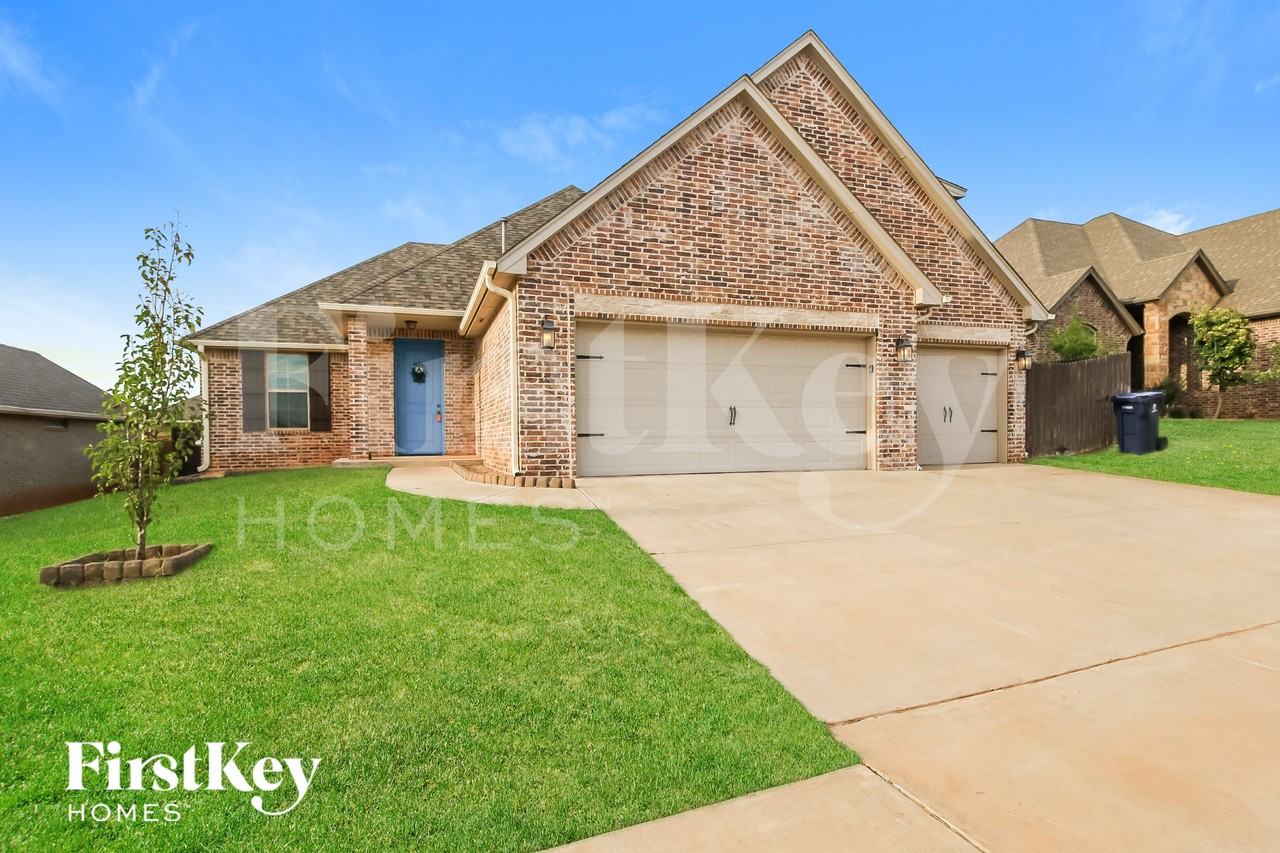 8401 Nw 160th Ct - Photo 2 of 15