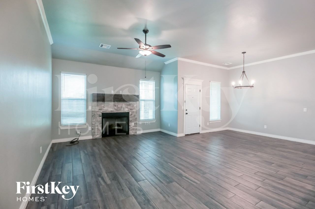 8401 Nw 160th Ct - Photo 3 of 15