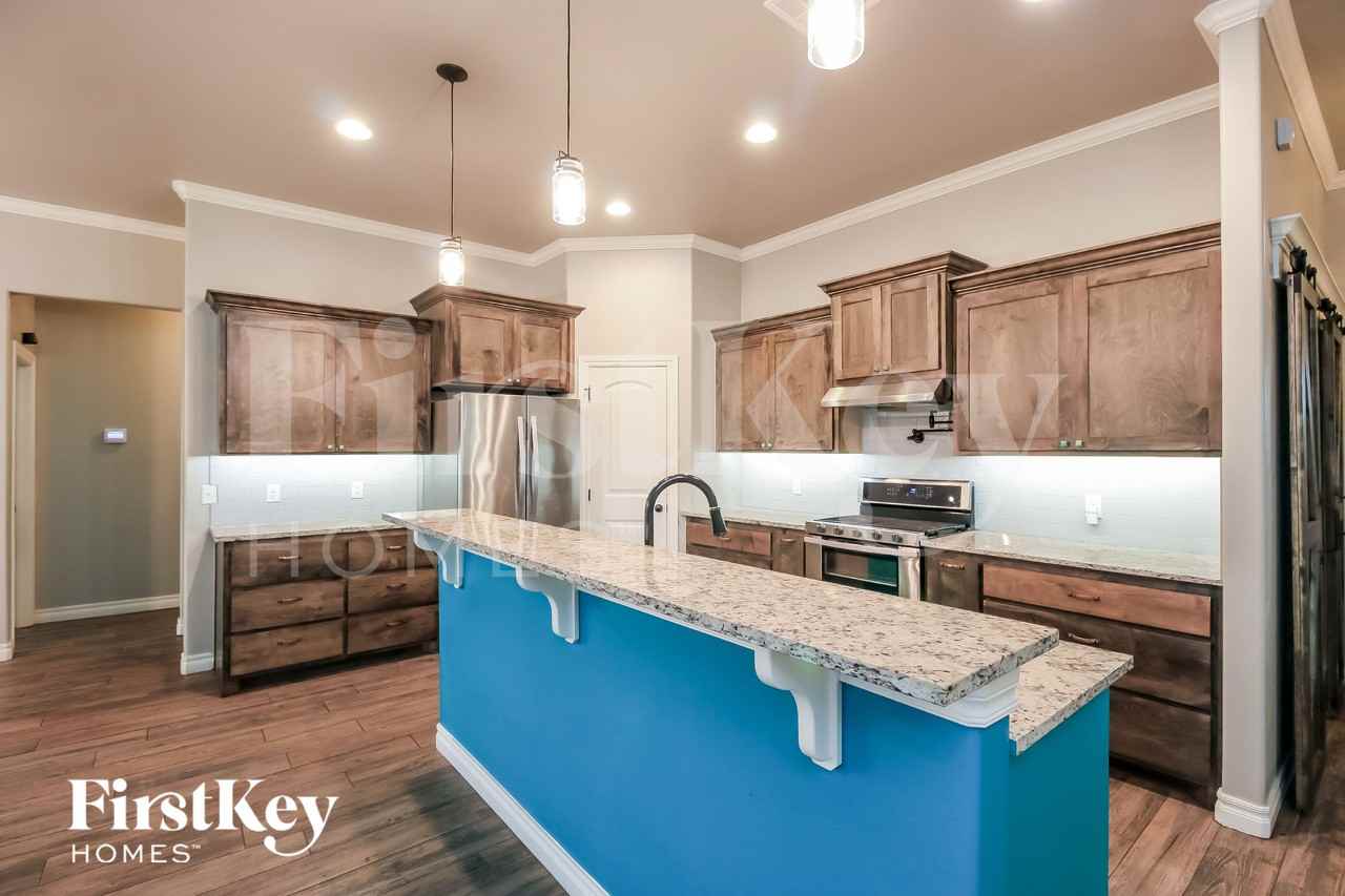 8401 Nw 160th Ct - Photo 6 of 15