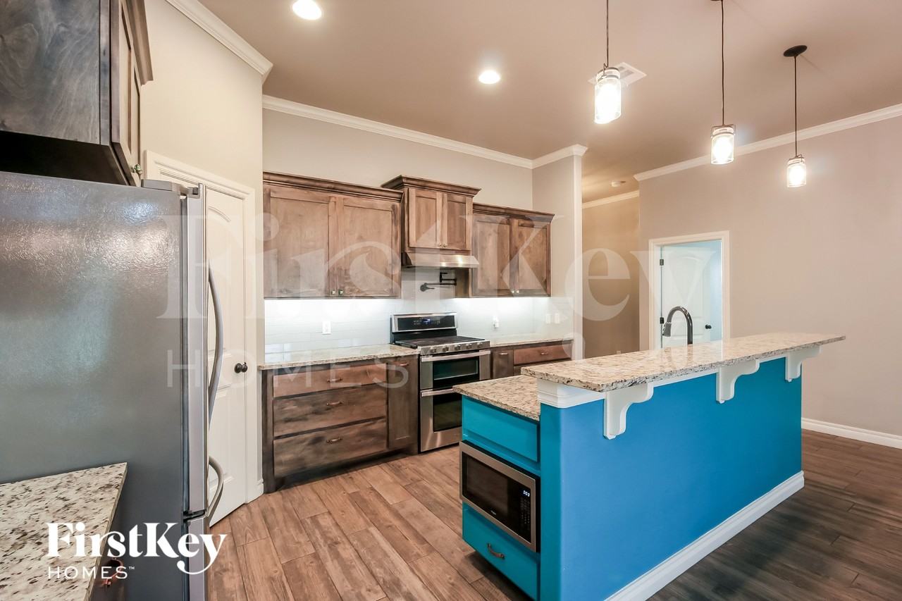 8401 Nw 160th Ct - Photo 7 of 15