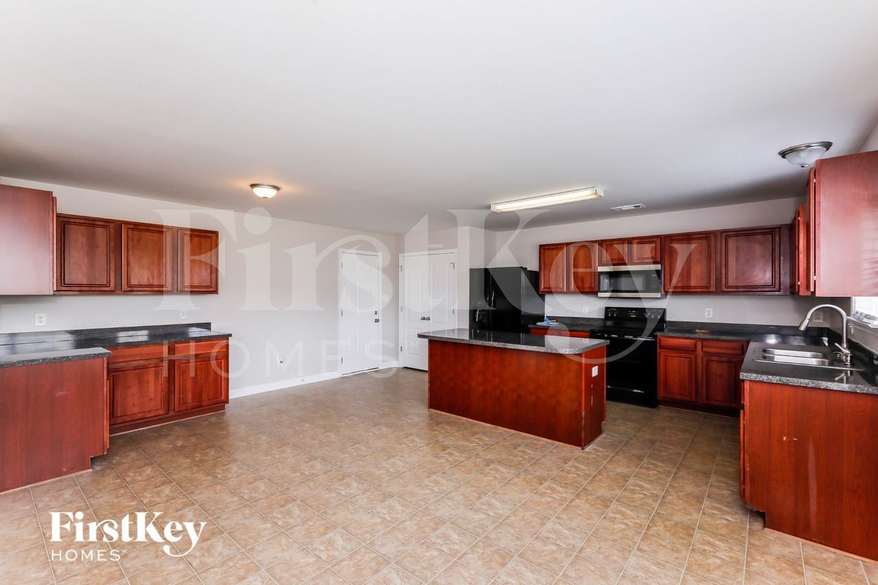 2922 Blueberry Dr - Photo 6 of 16