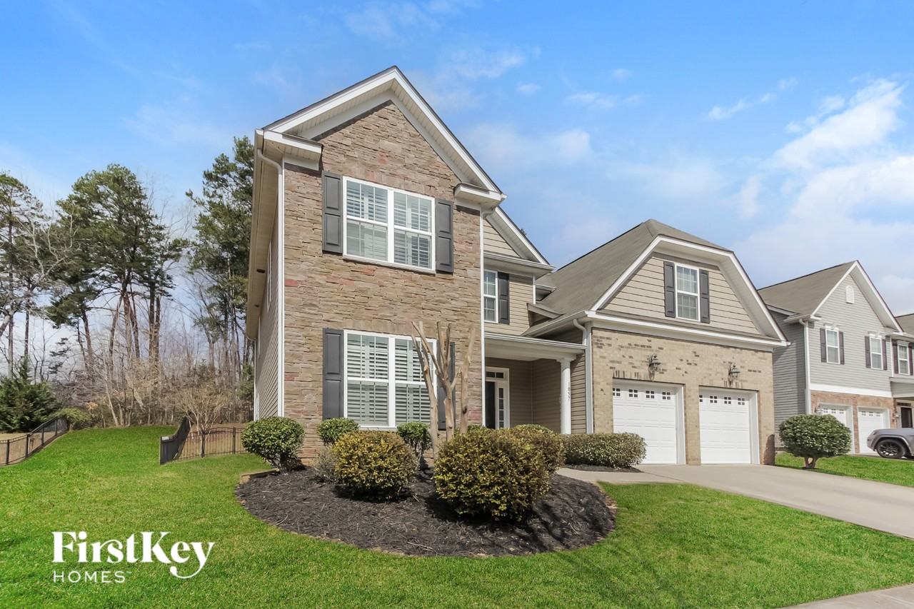 1057 Mclaren Dr - Photo 2 of 15