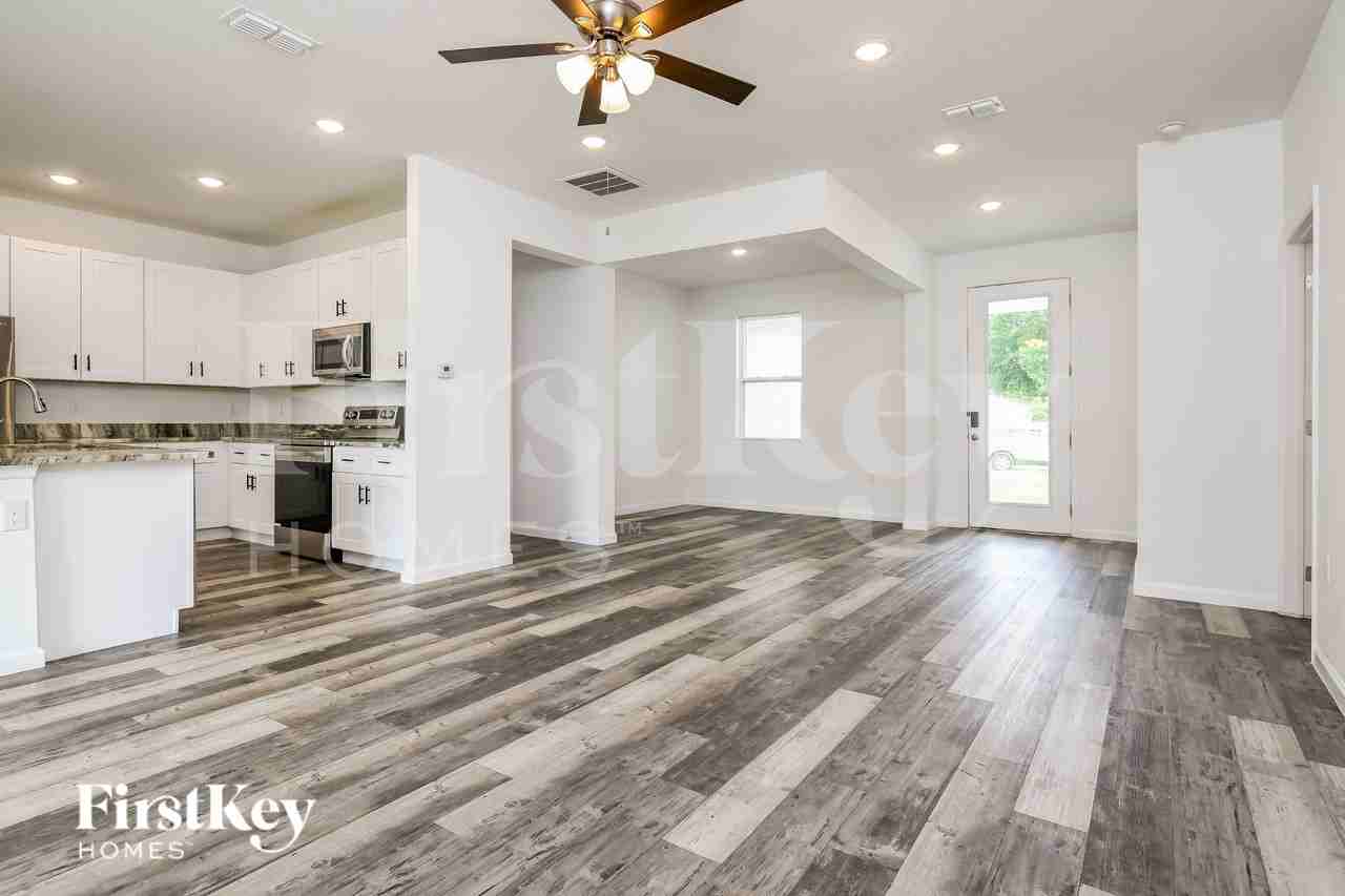 925 Albertville Ct - Photo 3 of 16