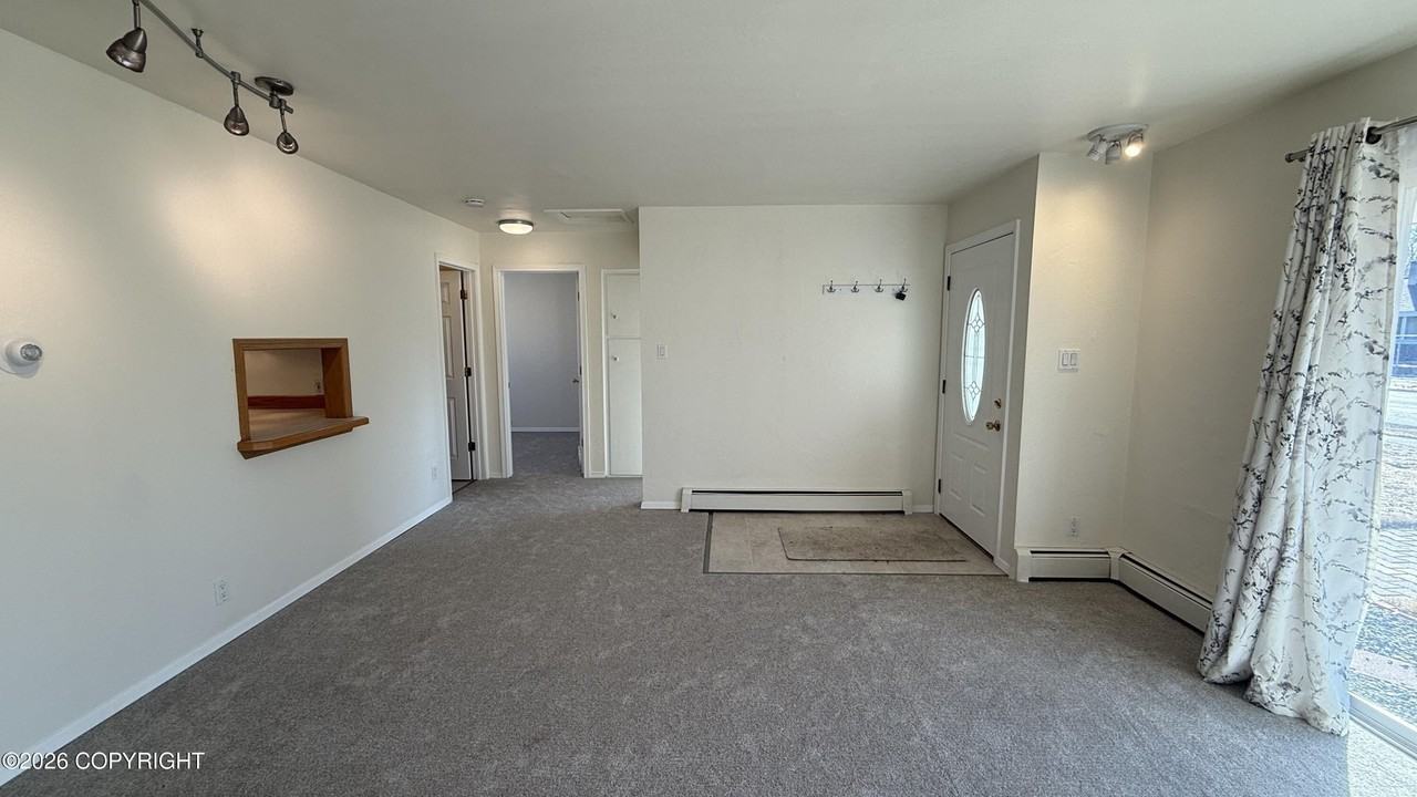2511 E 20th Ave - Photo 2 of 14