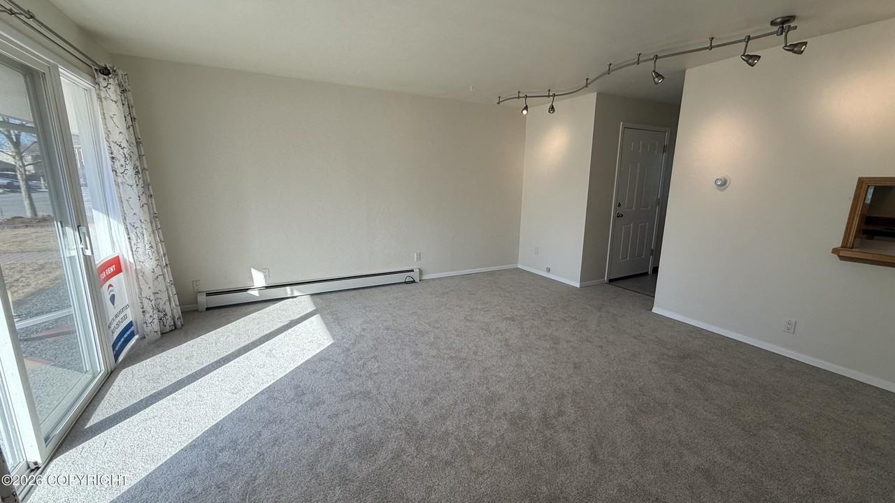 2511 E 20th Ave - Photo 3 of 14