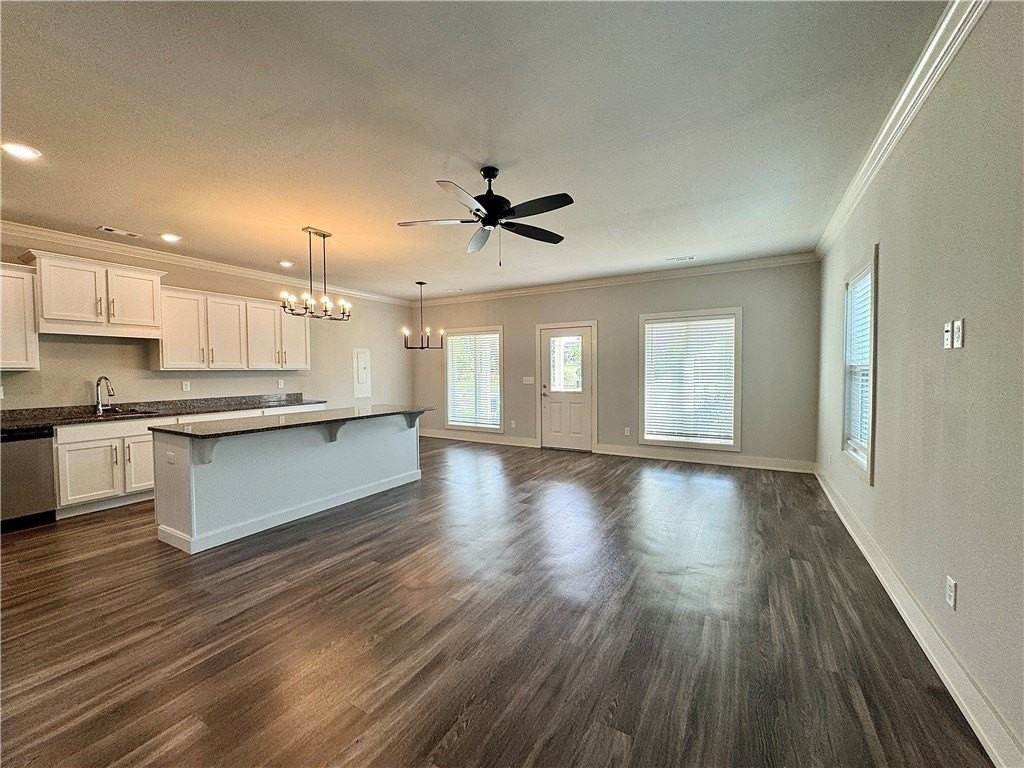 925 Ne Heights Ln - Photo 2 of 33